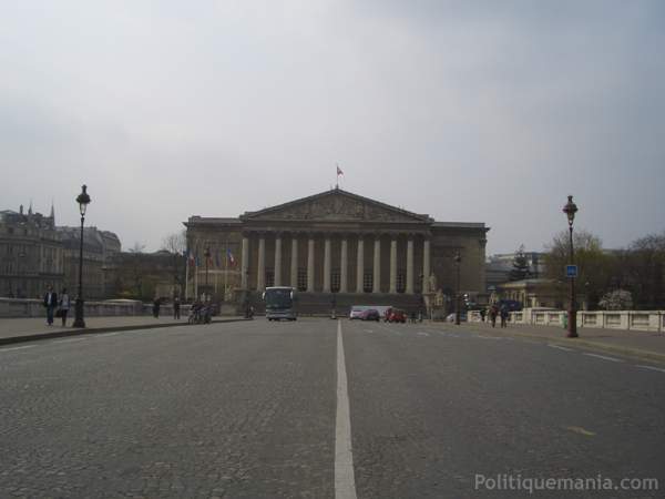 Faade de l'Assemble nationale depuis la place de la Concorde