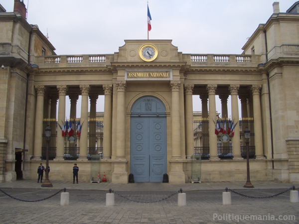 Facade arrire de l'Assemble nationale depuis la place du Palais Bourbon